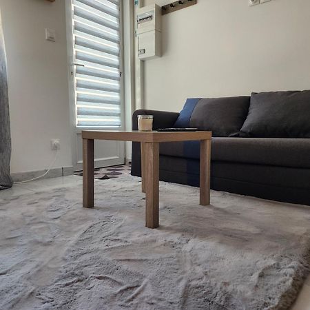 Agreable T2/Centre-Ville *10 Min Gare* Bourgoin-Jallieu Bagian luar foto