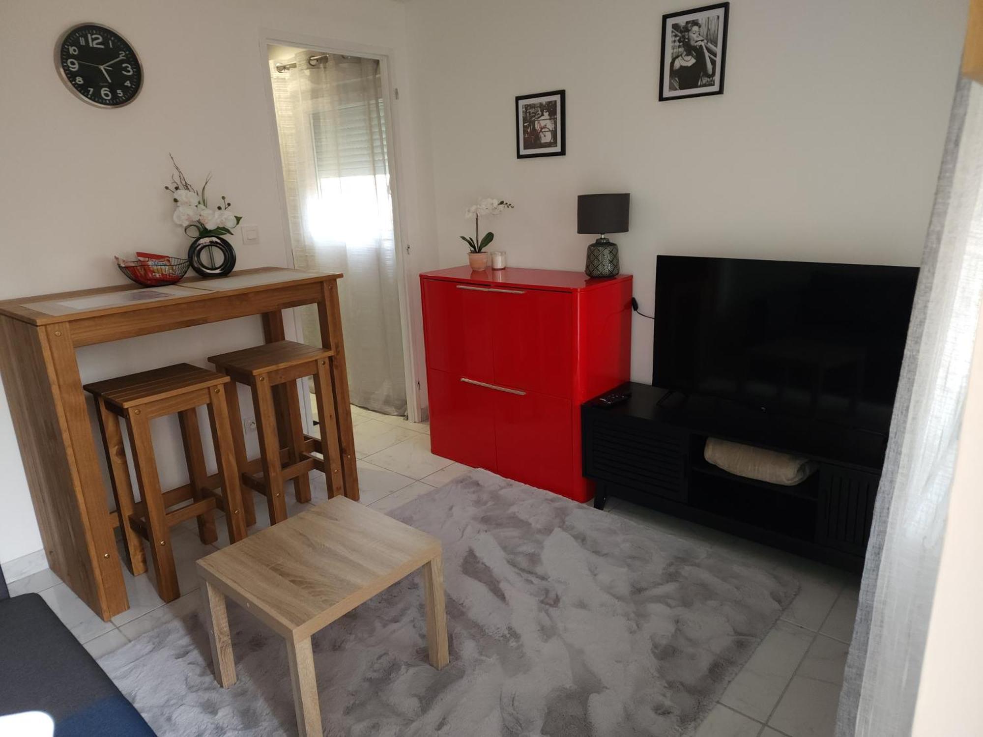 Agreable T2/Centre-Ville *10 Min Gare* Bourgoin-Jallieu Bagian luar foto